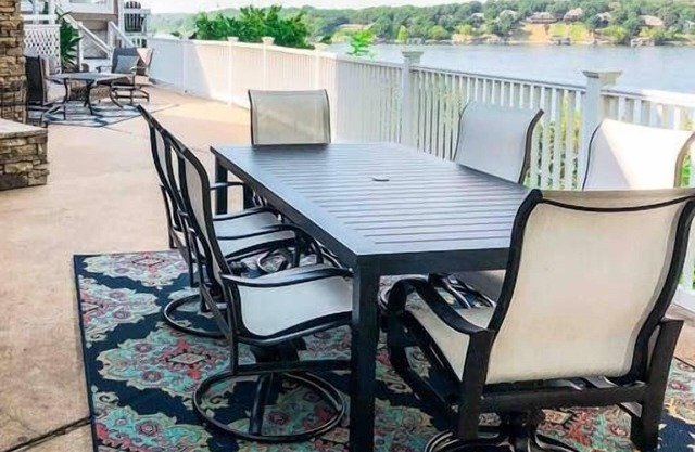 HoneyCreekRetreat (Waterfront Entertainment, Dock)