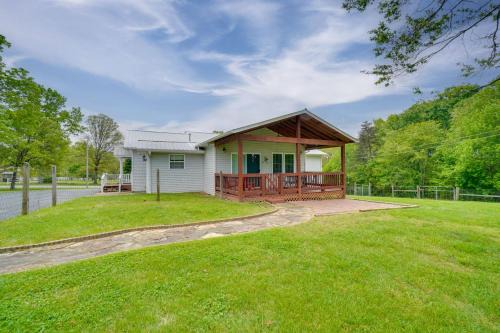Horse-Friendly Crossville Home! Golf, Hike and More!