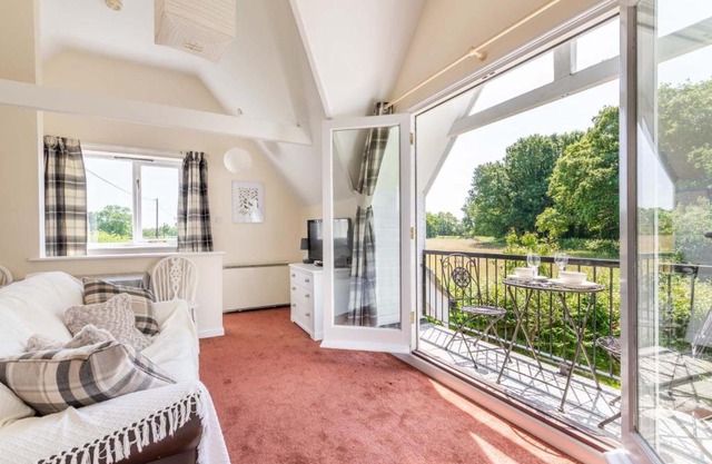 Host & Stay - The Lodge at Alderfen View