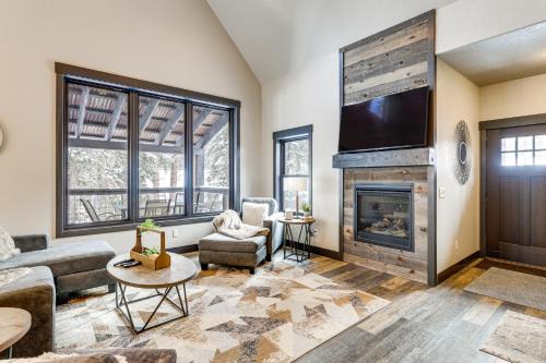 Hot Tub and Deck Secluded Black Hills Retreat!