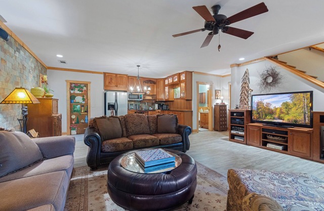 ♨️Hot Tub🛏️King Bed🍷Wineries🌳Oasis🥾Hike🌎Comfy🔥Fire Pit⛲Pond 📺HDTV🍔Grill