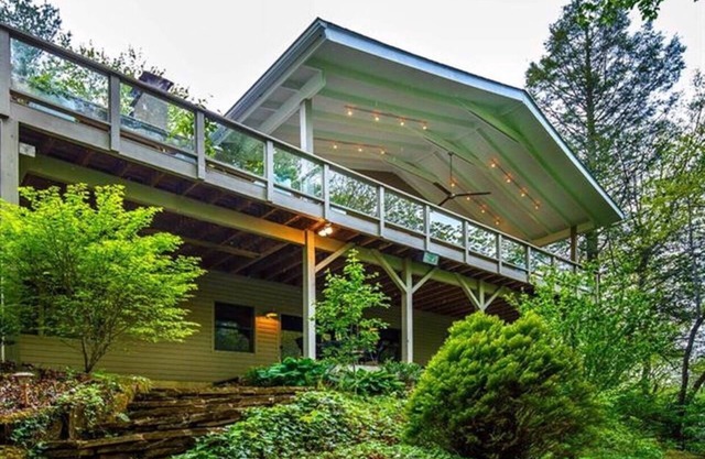 Hot Tub & Waterfall! Privacy, convenience, & private waterfall