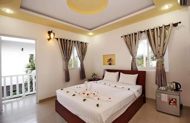 HoTel 168