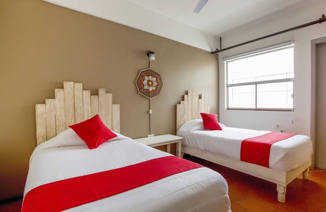 Hotel Allende 104