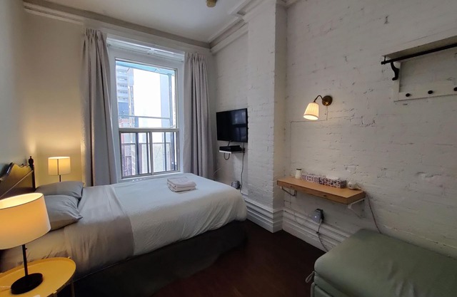 Hotel Ambrose