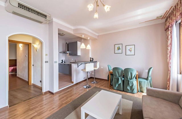 Hotel Apartment 'Gardasol Superior 2 Vista Lago' with Lake View, Pool & Wi-Fi