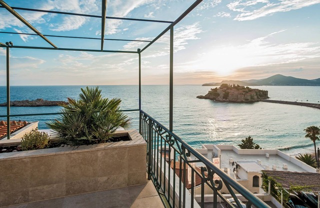 Hotel Azimut