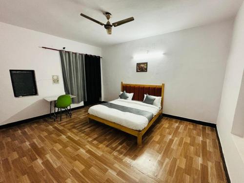 Hotel Blest - Near Delhi Cant Railway Station