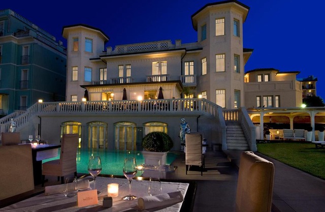 Hotel Carducci 76
