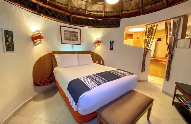 HOTEL COCOS CABAÑAS - BUNGALOW QUEEN NARANJA
