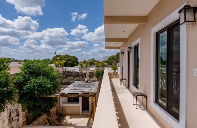 Hotel Colonial Zaci by GuruHotel