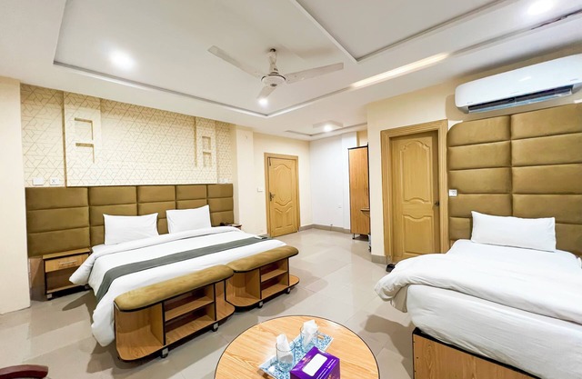 Hotel Crown Inn Multan