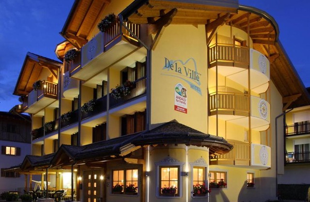 Hotel De la Ville