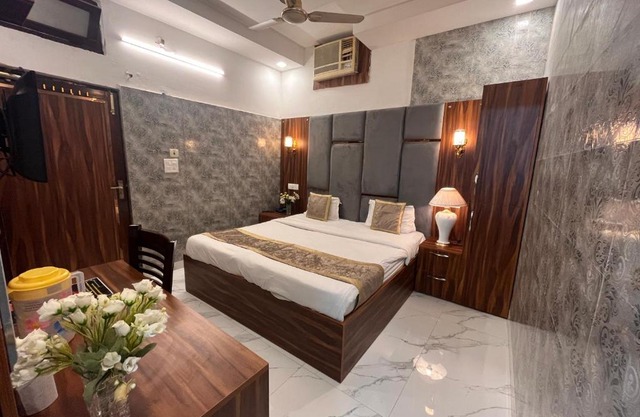 Hotel Embassy