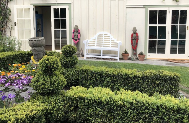 Hotel Haumoana 2 - A gorgeous garden apartment.