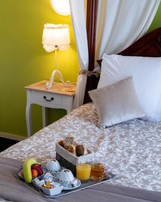 Hotel Henri IV