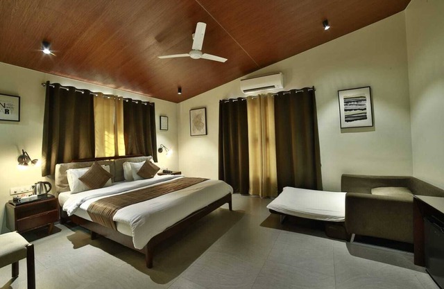 Hotel Marigold With Swimming Pool By SAH