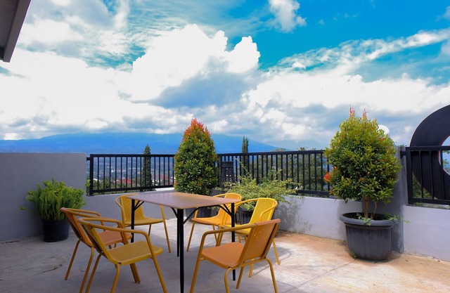 Hotel O 32 Guest House