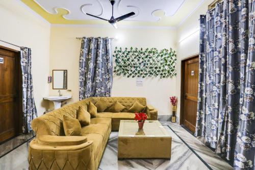 Hotel O Aura hotel