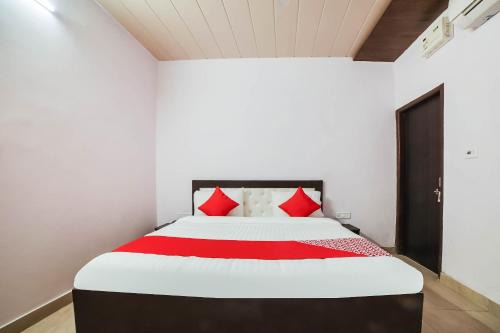 Hotel O Iris Lite
