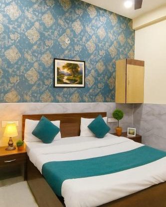 Hotel Petal Rose By RK Near Gol chakkar Vrindavan