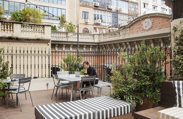 Hotel Praktik Èssens