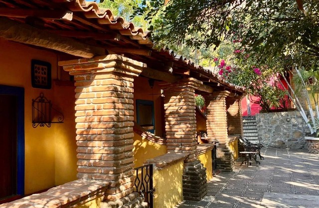 Hotel Rancho Escondito