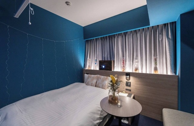 Hotel She, Osaka