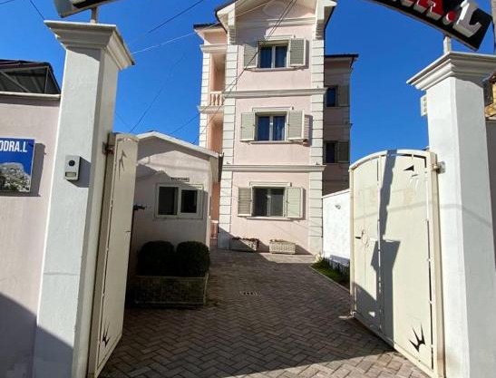 Hotel Shkodra L