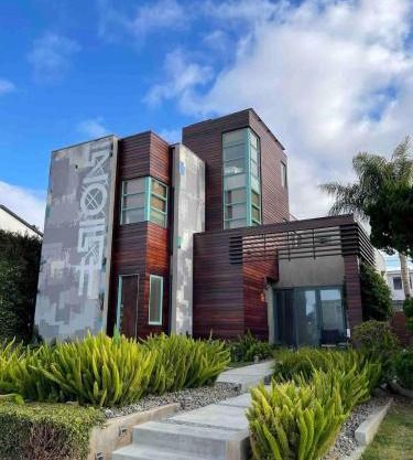 Hotel-Style Independent Suite in Ocean Beach