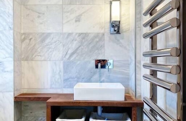 Hotel Style Studio with King Bed +Kitchen