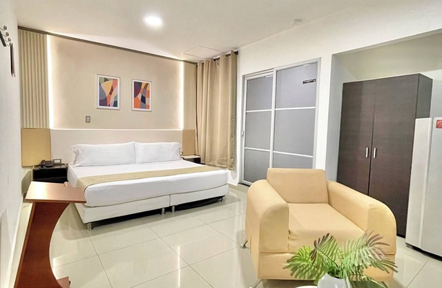 HOTEL SUITE CENTER