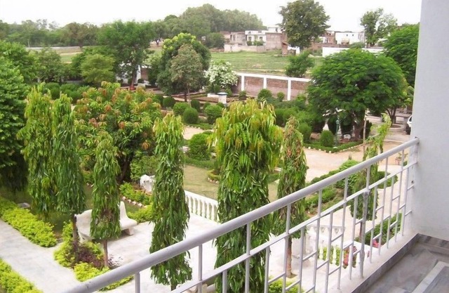 Hotel Surya