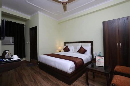 Hotel The Vertus Grand A unit of Ramaansh Hotels & Resorts - 650 Meters from Ram Mandir Ayodhya