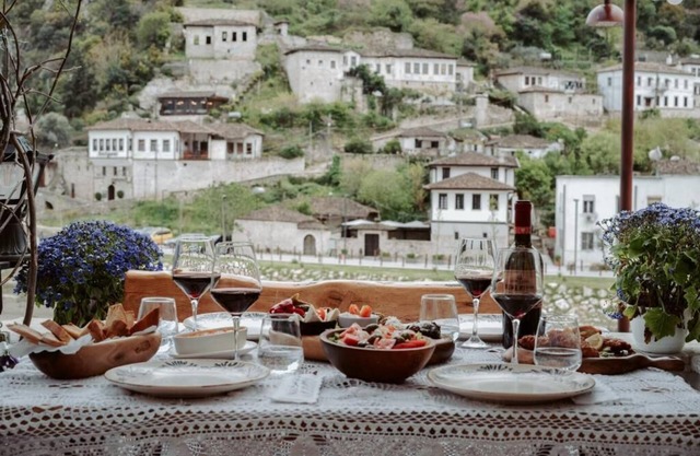 HOTEL & TRADITIONAL FOOD ANSEL