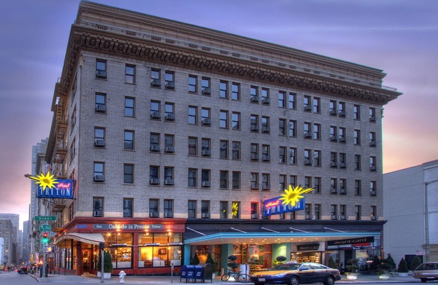 Hotel Triton