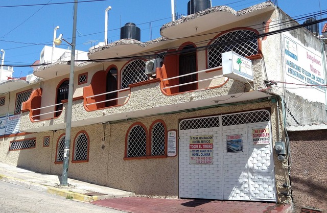 Hotel y Bungalows Olivares
