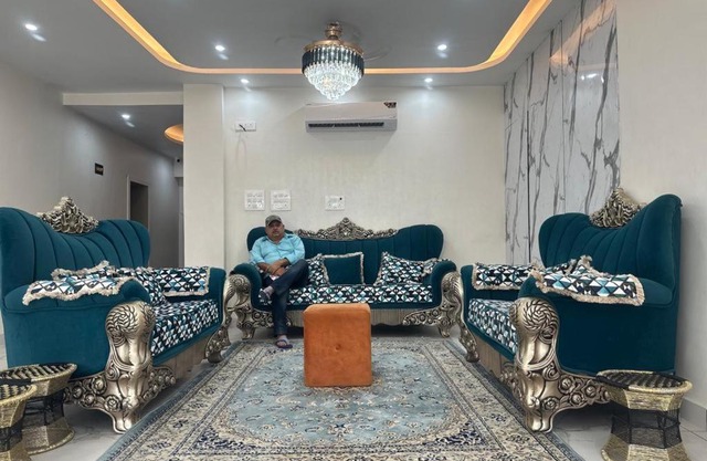 Hotel Yog Safari, Behind Parmarth Niketan