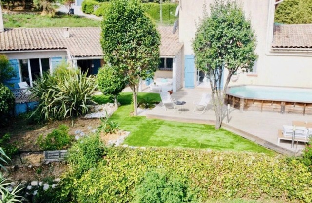 House 100M2 pool at the foot of the GR and 10km from Nice