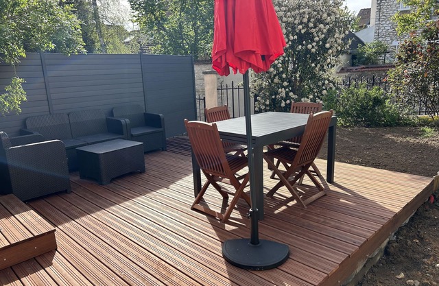 House - 2 bedrooms - summer lounge and separate garden