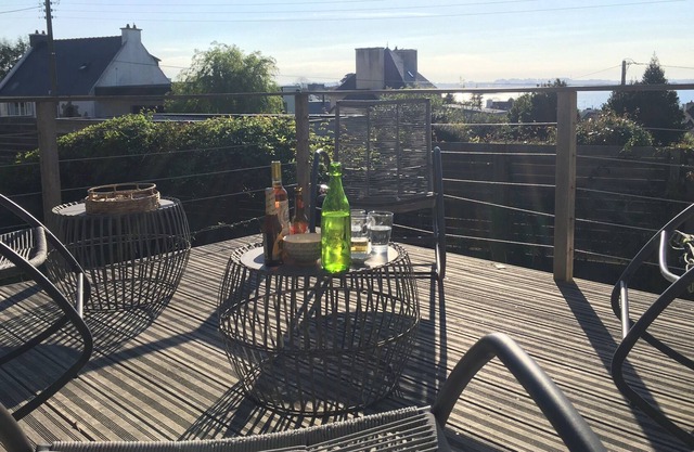 House 3 minutes walk from shops and beaches