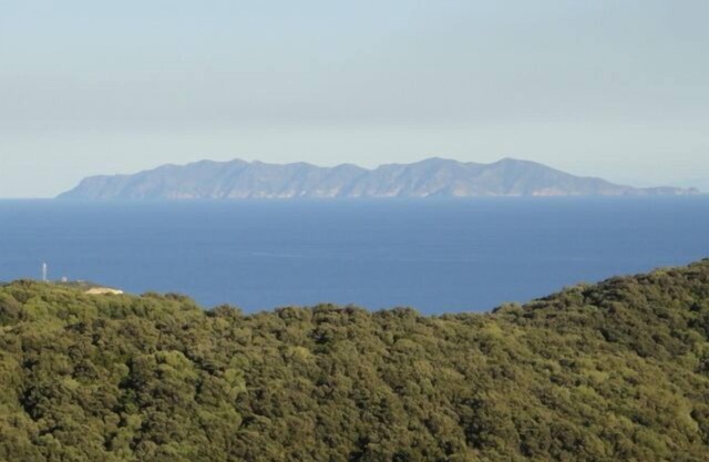 House beautiful nature sea and mountain views, garden, air conditioning