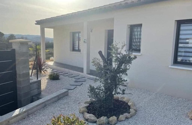 House close to madymamadydliall amenities in the Gard