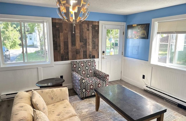 House dwelling that combines The bedroom kitchen and living area into one space