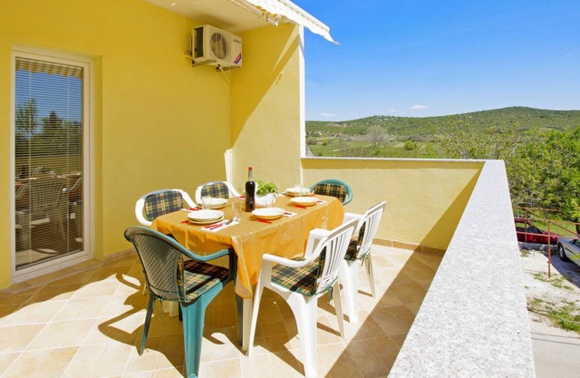 House Holiday (57521-K1) - Kašić