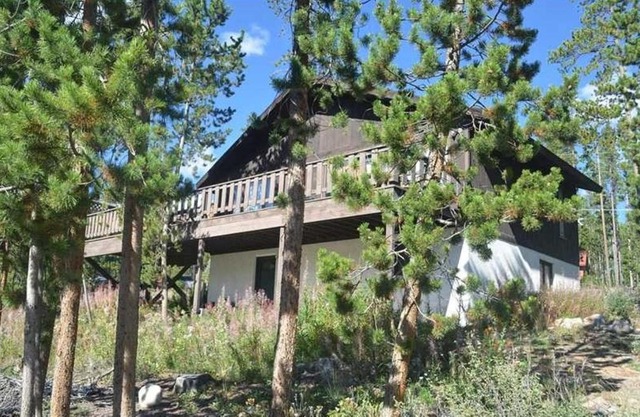House in Breck! Private Hot Tub! Amazing Views! Fireplace! Large Deck!