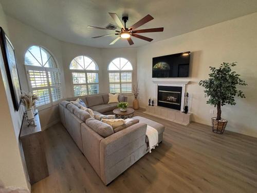 House in Paradise with dock, Waterview and amenities