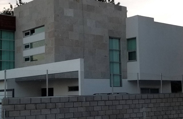 house near to down town, and easy acces all tourist places (100% sanitized).