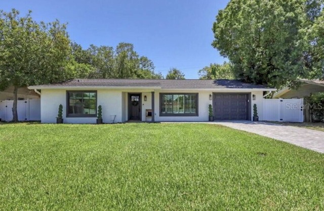 House on Hibiscus - New, Close to Beach and Everything Else. Pet Friendly!