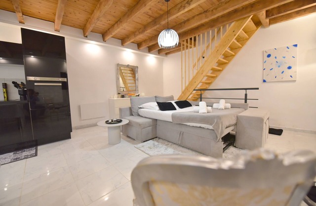 House private parking + wifi
